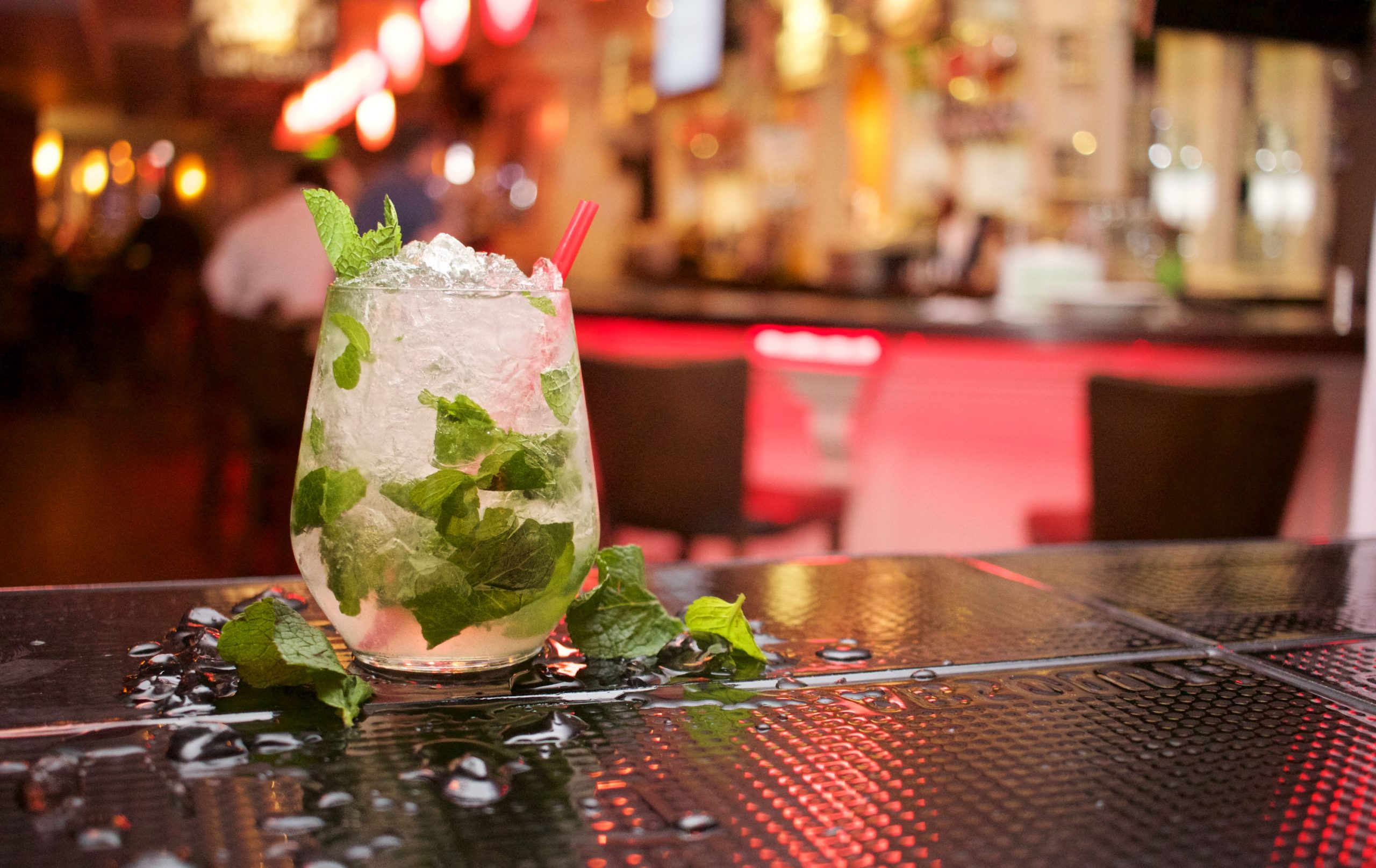 Mojito: ingredienti, ricetta e storia del cocktail caraibico Mojito: ingredienti, ricetta e storia del cocktail caraibico