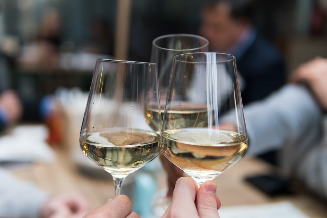 I migliori vini bianchi sotto i 15€ I migliori vini bianchi sotto i 15€