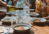 Come abbinare il vino bianco ai piatti di mare: una guida per principianti